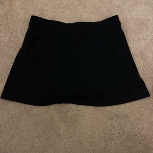5 black Tek gear skorts